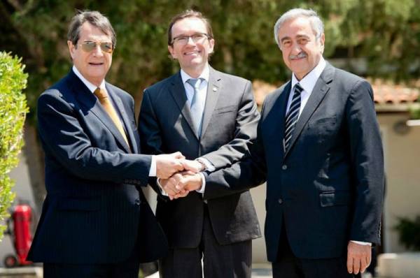 Κύπρος: Tρόπο επανέναρξης των διαπραγματεύσεων αναζητεί ο Άιντε