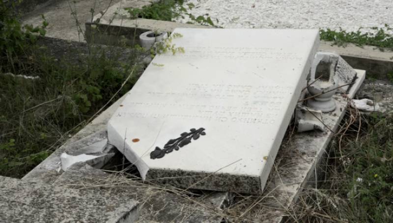 Βανδαλισμοί σε σερβικό νεκροταφείο στο Κόσοβο