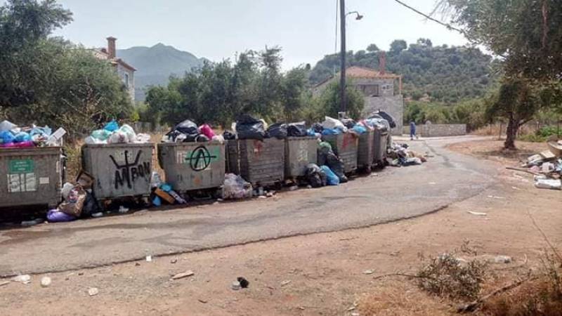 Μεσσηνία: Τα σκουπίδια &quot;πνίγουν&quot; Μάνη και Τριφυλία μέσα στην τουριστική περίοδο