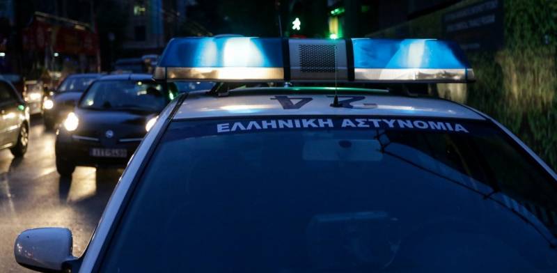 Αστυνομικός νοίκιαζε ασύρματο έναντι 2.000 ευρώ σε κακοποιούς