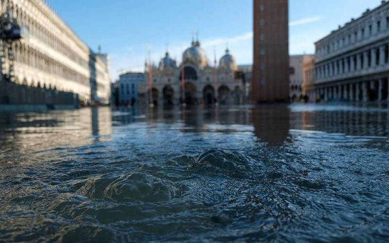 Η Βενετία μετρά τις πληγές της από την κακοκαιρία - Προετοιμάζεται για επανάληψη του φαινομένου