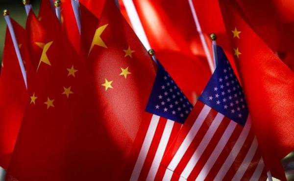 Οι ΗΠΑ απειλούν την Κίνα πως θ’ αυξήσουν κι άλλο τους δασμούς στα κινεζικά αυτοκίνητα