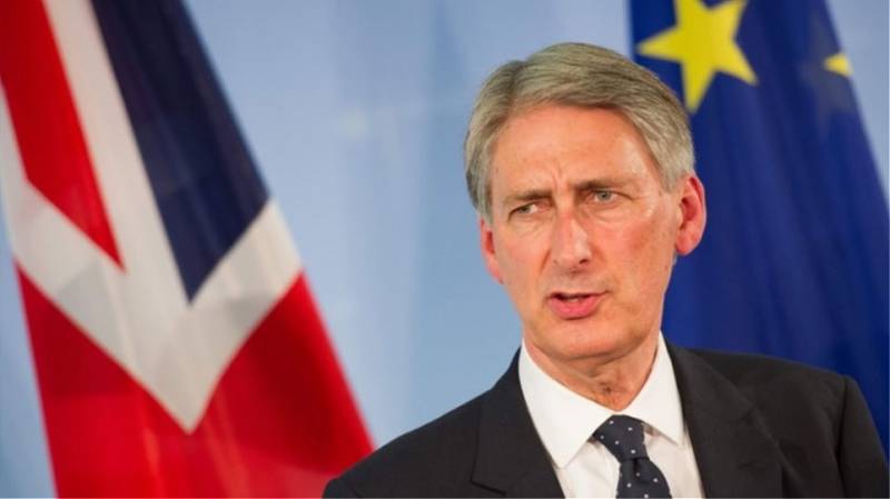 Φίλιπ Χάμοντ: Το Brexit σκιάζει τις προοπτικές της Βρετανίας και περιορίζει τις επενδύσεις