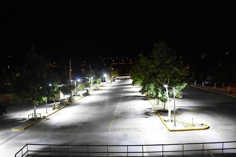 Φώτα LED στο βόρειο πάρκινγκ της Κεντρικής Αγοράς Καλαμάτας