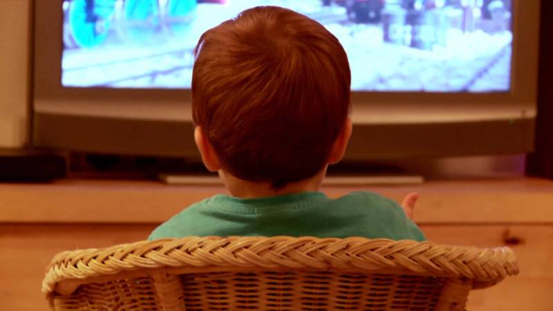 Ερευνα: Τα παιδιά 1 έτους περνούν κατά μέσο όρο σχεδόν μία ώρα μπροστά από οθόνες