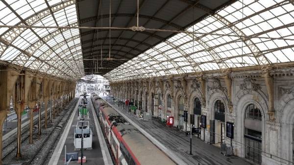 Γαλλία: Εγκρίθηκε το νομοσχέδιο για τη μεταρρύθμιση των σιδηροδρόμων