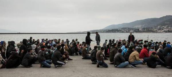 Σχεδόν 2.000 πρόσφυγες σήμερα στο λιμάνι του Πειραιά
