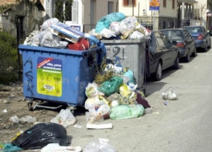 Στην Καλαμάτα και ο Σμυρινιώτης: &quot;Μυρωδιά&quot; από σκουπίδια στην επίσκεψη Αγγελάκα