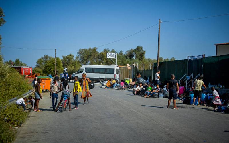 Νότης Μηταράκης: Μέσα στη μέρα σε πλοίο ή σκηνές οι ευάλωτες ομάδες στη Μόρια