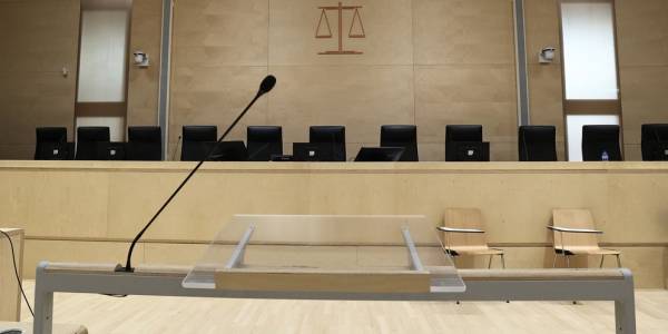 Γαλλία: Την επιβολή ποινής κάθειρξης 19 ετών ζήτησε ο εισαγγελέας στη δίκη του &quot;βιαστή του Tinder&quot;