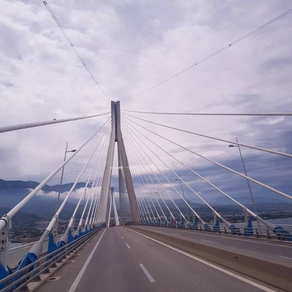 Γέφυρα Ρίου – Αντιρρίου: Μειώνεται το κόστος διέλευσης – Στα 232 ευρώ το “e-pass”
