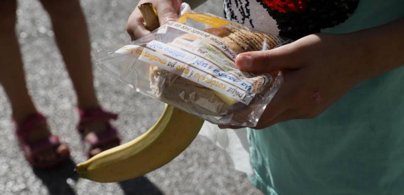 ΣΥΡΙΖΑ: Με ευθύνη της κυβέρνησης σταματά από σήμερα η διανομή σχολικών γευμάτων