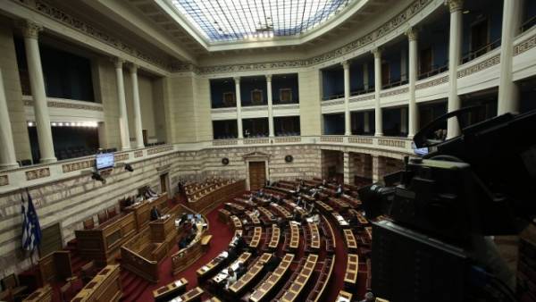 Βουλή: Διαβιβάστηκε η σύνθεση της Μεικτής Διεπιστημονικής Επιτροπής Εμπειρογνωμόνων Ελλάδας-πΓΔΜ