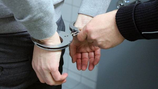 Σύλληψη τριών 16χρονων για κλοπή σε κατάστημα της Καλαμάτας