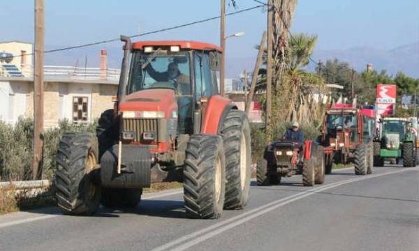 Παράσταση διαμαρτυρίας αγροτών στο διοικητήριο Αργολίδας