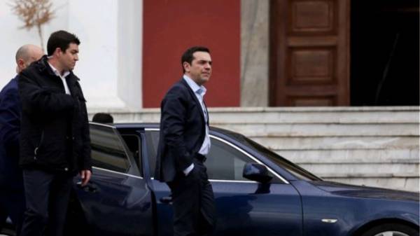 «Τσίπρα είσαι ανεπιθύμητος» φώναξαν στον πρωθυπουργό στη Θεσσαλονίκη (Βίντεο)