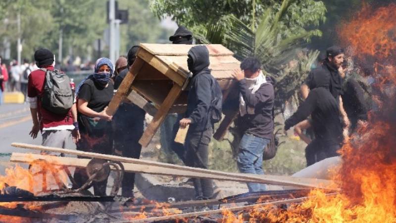 Δύο νεκροί και τρεις σοβαρά τραυματίες σε ταραχές στο Σαντιάγο