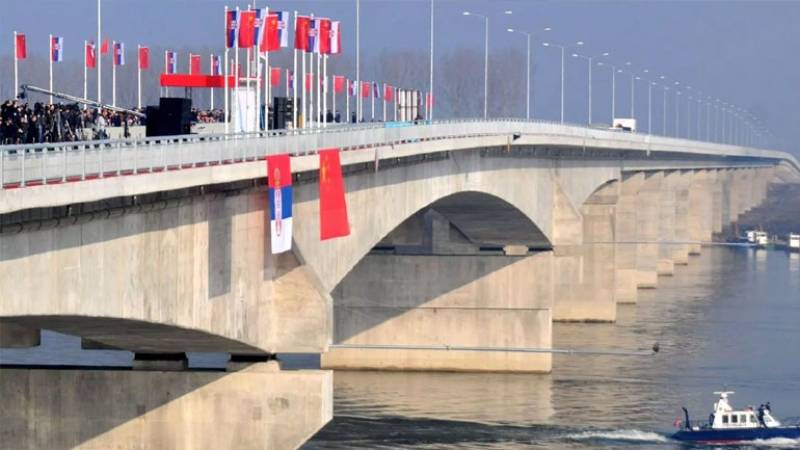 Το Πεκίνο επεκτείνει τους επιχειρηματικούς δεσμούς του με την ανατολική Ευρώπη και τα Βαλκάνια