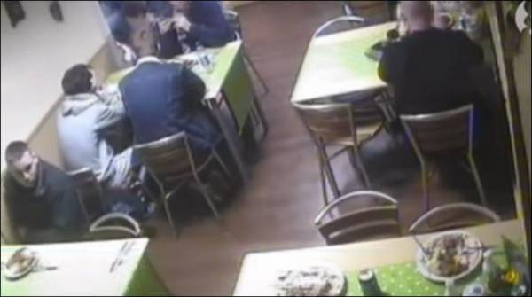 Βίντεο: Τι σκαρφίστηκε για να μην πληρώσει στο εστιατόριο