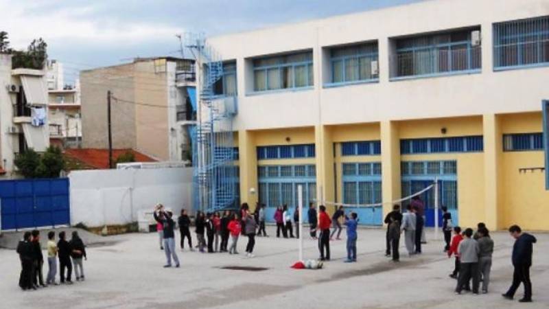 Ανοιχτά προαύλια σε 13 σχολεία της Καλαμάτας