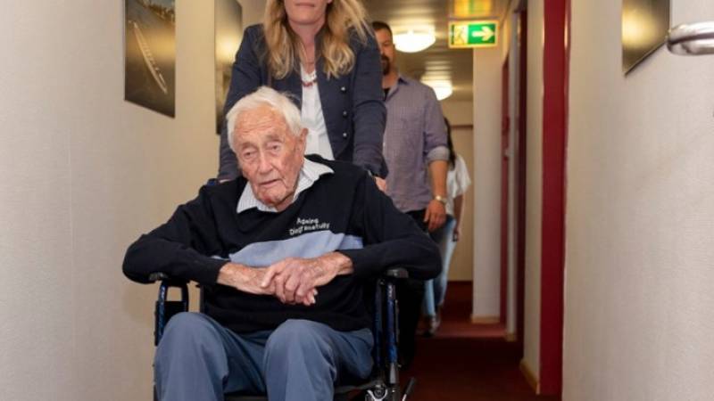 Έφυγε από τη ζωή με ευθανασία ο 104χρονος Αυστραλός καθηγητής Ντέιβιντ Γκούντολ