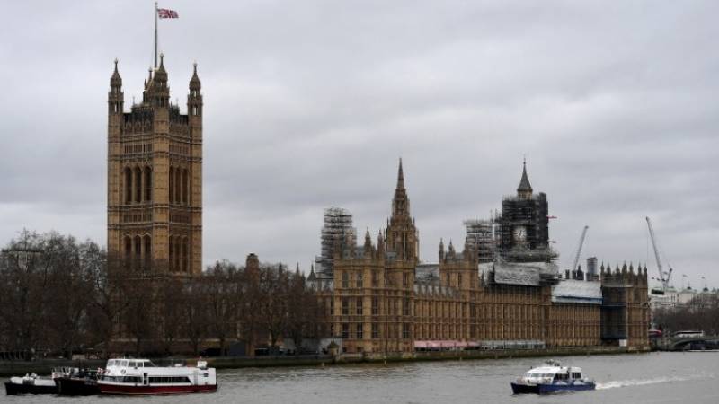 Συναγερμός για πυρκαγιά στο βρετανικό κοινοβούλιο