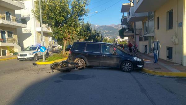 Τροχαίο με τραυματισμό μοτοσικλετιστή στην Καλαμάτα
