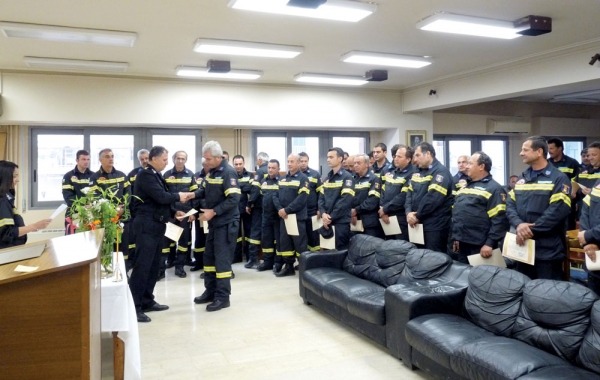 49 πυροσβέστες στην Υπηρεσία Καλαμάτας ολοκλήρωσαν την εκπαίδευσή τους και πιάνουν δουλειά