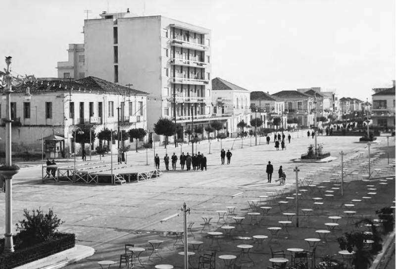 Η πλατεία τη δεκαετία του 1960