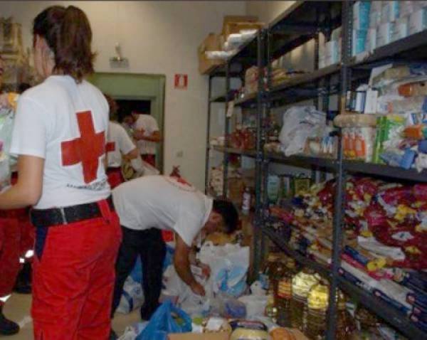 Ο Ερυθρός Σταυρός Καλαμάτας συγκεντρώνει τρόφιμα ενόψει Πάσχα