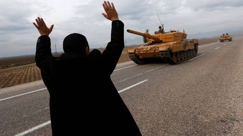 The Times: Η ανάπτυξη στρατευμάτων από την Τουρκία προκαλεί φόβο σύγκρουσης με τις ΗΠΑ
