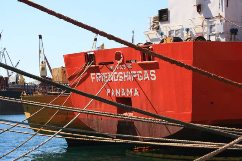 Επιχείρηση απεγκλωβισμού εργάτη που έπεσε σε αμπάρι πλοίου στο Πέραμα