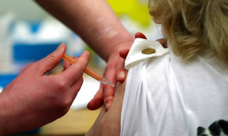Εμβολιασμοί: Ανοίγει σήμερα η πλατφόρμα για τις ηλικίες 70-74