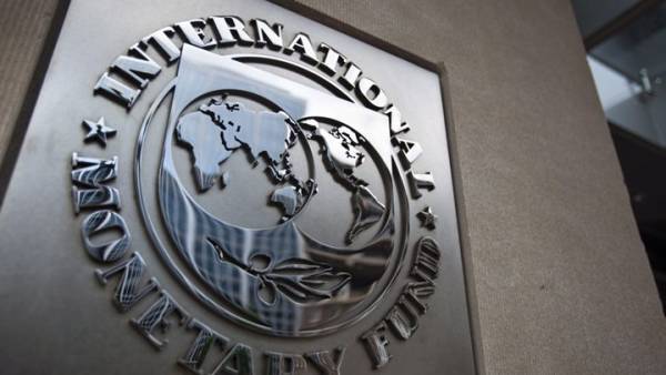 ΔΝΤ: Αναθεώρηση προς τα πάνω της πρόβλεψης για την ανάπτυξη της οικονομίας της Ελλάδας