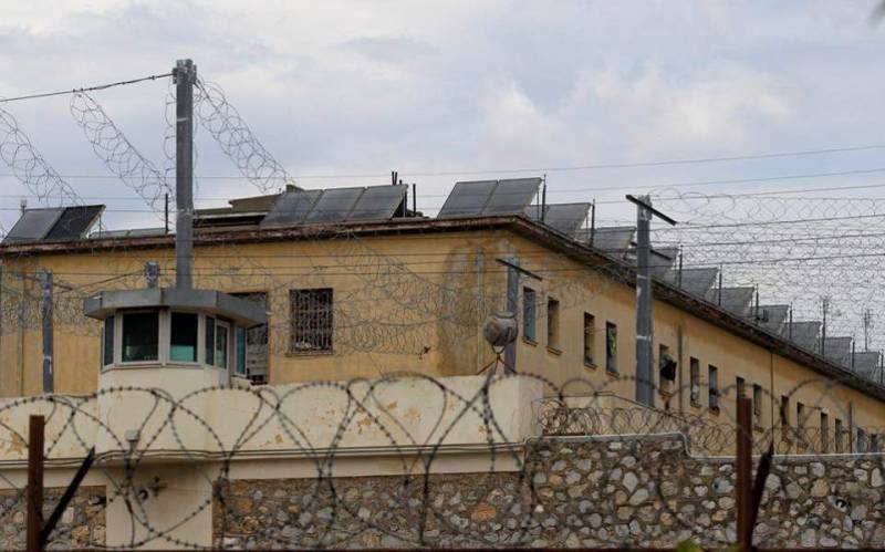 Ναρκωτικά, κινητά τηλέφωνα και αυτοσχέδια σουβλιά εντοπίστηκαν στις φυλακές Ναυπλίου, Κορυδαλλού και Δομοκού