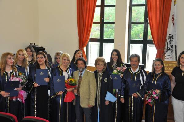 Ορκωμοσία αποφοίτων του τμήματος Φιλολογίας του Πανεπιστημίου Πελοποννήσου (φωτογραφίες)