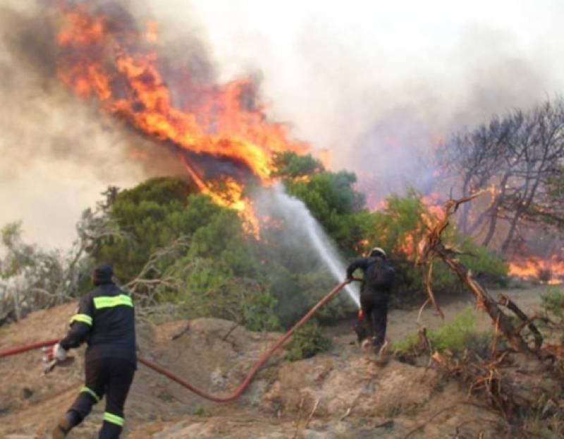 Κρήτη: Φωτιά στο Ρέθυμνο - Πνέουν ισχυροί βοριάδες
