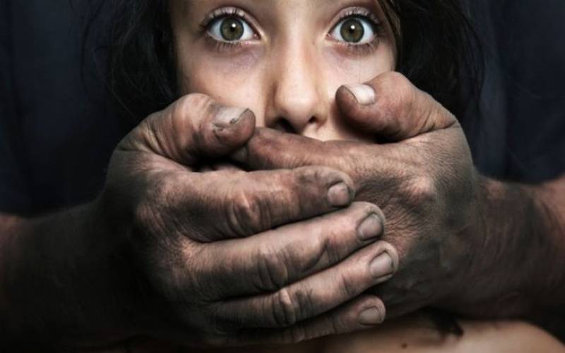 Αναβιώνει η υπόθεση βιασμού 8χρονης από τον παππού της στην Κρήτη