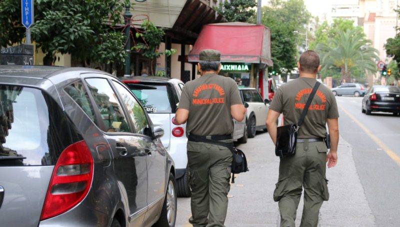 Επέστρεψαν στη Δημοτική Αστυνομία της Αθήνας 85 πρώην εργαζόμενοί της, που είχαν μεταταχθεί σε Κέντρα Κράτησης