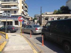 Τα... μαθήματα παρκαρίσματος συνεχίζονται στην Καλαμάτα