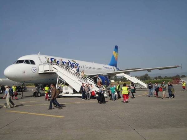 Η Νικολάκου καυχιέται για το αεροδρόμιο Καλαμάτας