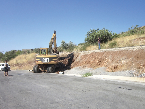 Ξεκίνησε η αποκατάσταση του δρόμου στο Δερβένι  
