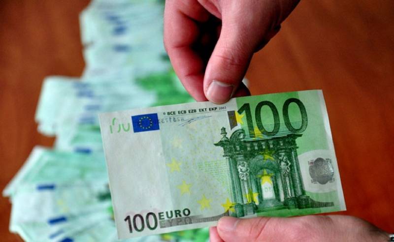 Ισπανία: Η αστυνομία διέλυσε συμμορία που διακινούσε πλαστά χαρτονομίσματα των 100 ευρώ, μεταξύ άλλων και στην Ελλάδα