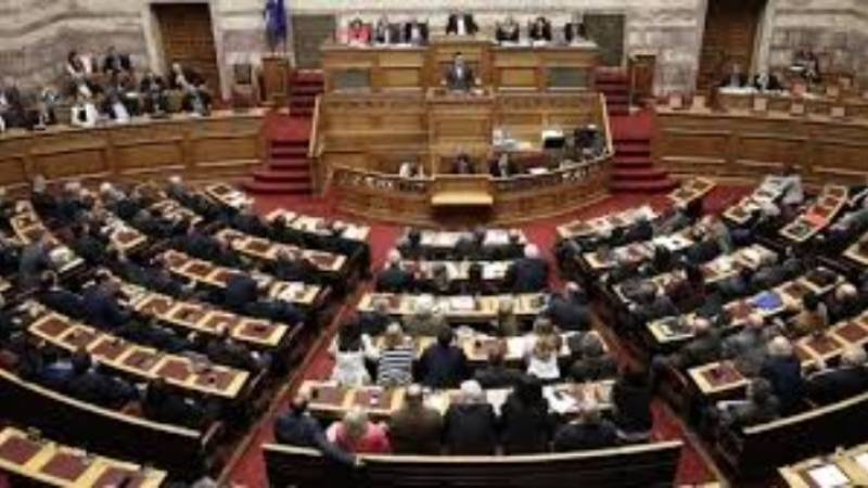 Βουλή: Κατατέθηκε η τροπολογία της Νέας Αριστεράς για τη νομική αναγνώριση του όρου γυναικοκτονία
