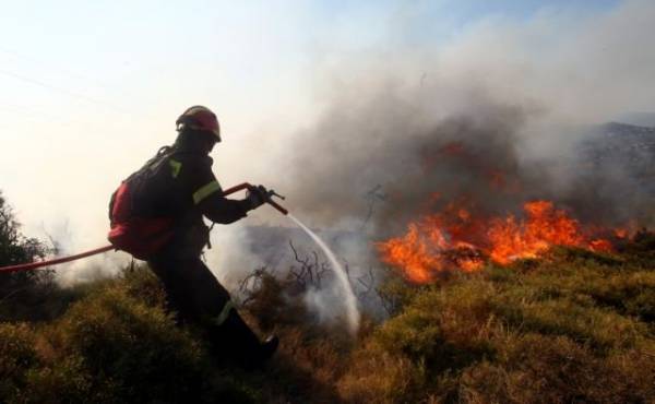 Πυρκαγιά στο Καραβοστάσι Ανατολικής Μάνης