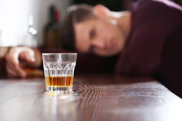 Πιο επιβλαβής η κάνναβη για τον εγκέφαλο των εφήβων από ό,τι το αλκοόλ