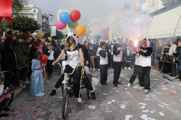 ΒΙΝΤΕΟ: Η καρναβαλική παρέλαση της Καλαμάτας