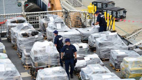 Κατασχέθηκαν 1,3 τόνοι κοκαΐνης σε ιταλικό πλοίο