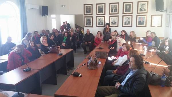 Εκοψαν πίτα οι εργαζόμενοι στο Δήμο Πύλου - Νέστορος