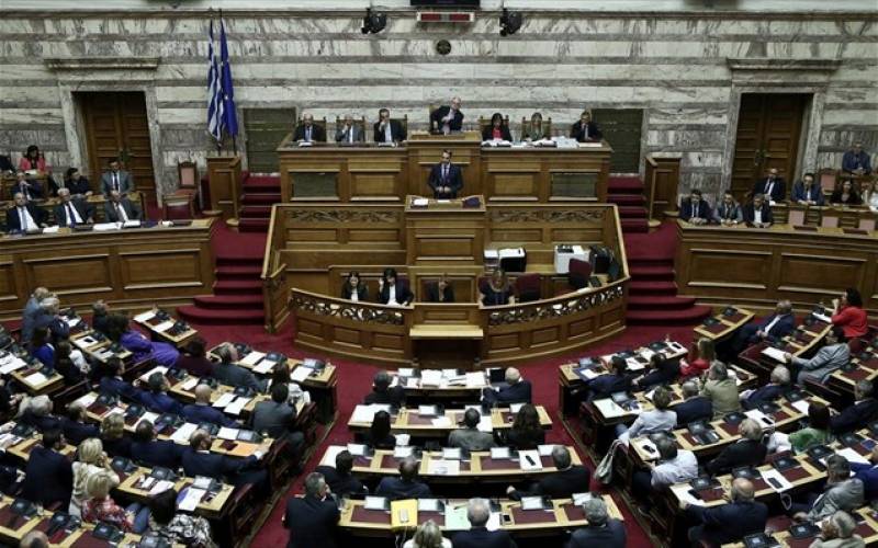 Βουλή: Παράταση των εργασιών της ζητεί η Επιτροπή Αναθεώρησης του Συντάγματος